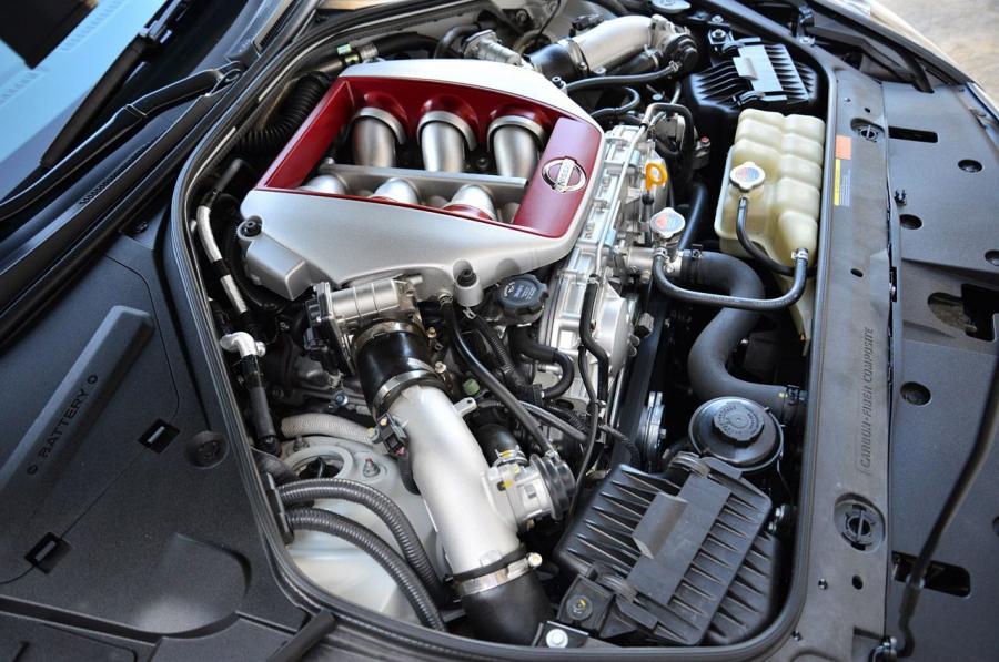  Nissan GT-R 2014 года  (фото 79 из 80)
